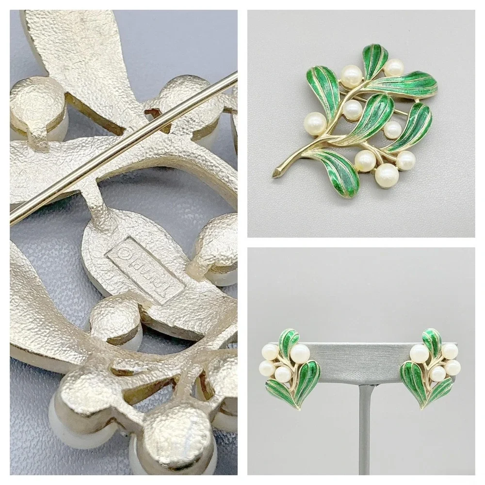 Vintage Crown Trifari Mistletoe Brooch Earrings Set Green Enamel Faux Pearl